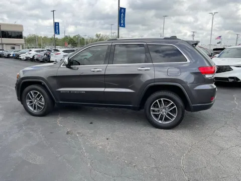 More photos of 2017 Jeep Grand Cherokee Limited at Jay Wolfe Acura, MO