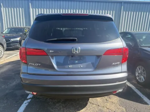 More photos of 2016 Honda Pilot EX-L at Jay Wolfe Acura, MO