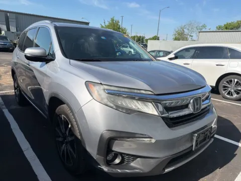 Photos of 2019 Honda Pilot Elite for sale in Kansas City, MO at Jay Wolfe Acura