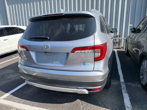 More photos of 2019 Honda Pilot Elite at Jay Wolfe Acura, MO
