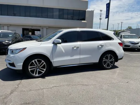 More photos of 2020 Acura MDX w/Technology Pkg at Jay Wolfe Acura, MO