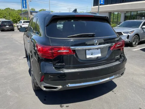 More photos of 2017 Acura MDX w/Advance Pkg at Jay Wolfe Acura, MO
