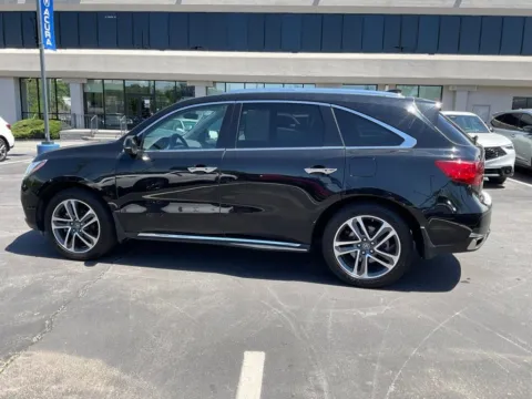 More photos of 2017 Acura MDX w/Advance Pkg at Jay Wolfe Acura, MO