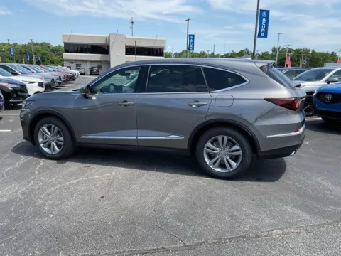 More photos of 2026 Acura MDX at Jay Wolfe Acura, MO