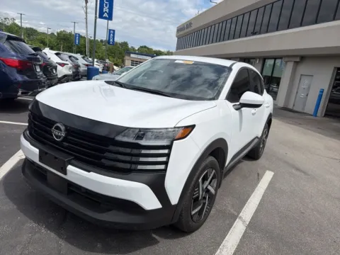 Photos of 2025 Nissan Kicks SV for sale in Kansas City, MO at Jay Wolfe Acura