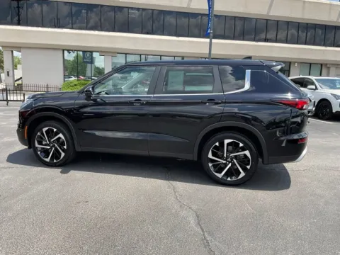 More photos of 2023 Mitsubishi Outlander SE at Jay Wolfe Acura, MO