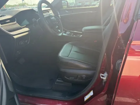 More photos of 2024 Jeep Grand Cherokee L Limited at Jay Wolfe Acura, MO