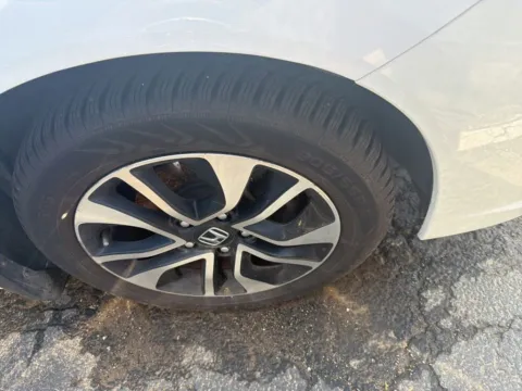 More photos of 2014 Honda Civic Sedan EX at Jay Wolfe Acura, MO