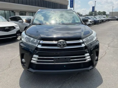 Photos of 2017 Toyota Highlander Limited for sale in Kansas City, MO at Jay Wolfe Acura