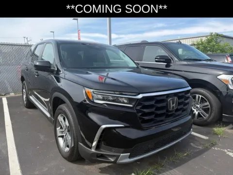 Another view of 2023 Honda Pilot EX-L 8 Passenger for sale in Kansas City, MO at Jay Wolfe Acura