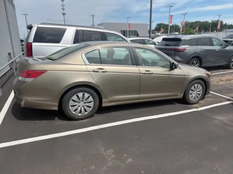 More photos of 2008 Honda Accord Sdn LX at Jay Wolfe Acura, MO