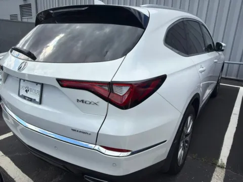 More photos of 2023 Acura MDX w/Advance Package at Jay Wolfe Acura, MO