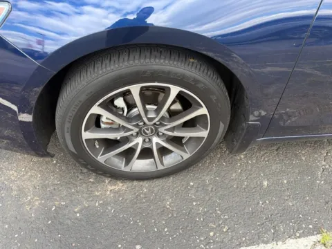 More photos of 2017 Acura TLX V6 w/Advance Pkg at Jay Wolfe Acura, MO