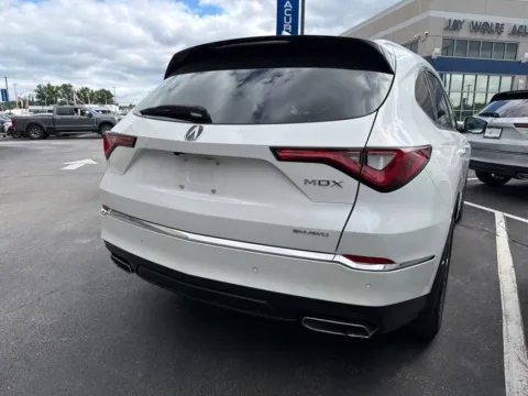 More photos of 2024 Acura MDX w/Advance Package at Jay Wolfe Acura, MO