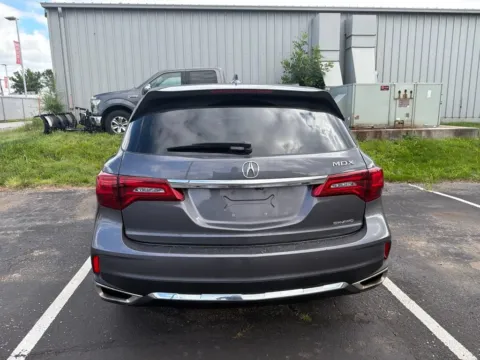 More photos of 2020 Acura MDX w/Technology Pkg at Jay Wolfe Acura, MO