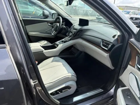 More photos of 2019 Acura RDX w/Advance Pkg at Jay Wolfe Acura, MO