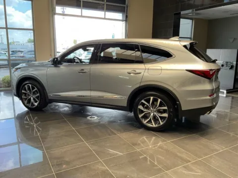 More photos of 2023 Acura MDX w/Technology Package at Jay Wolfe Acura, MO