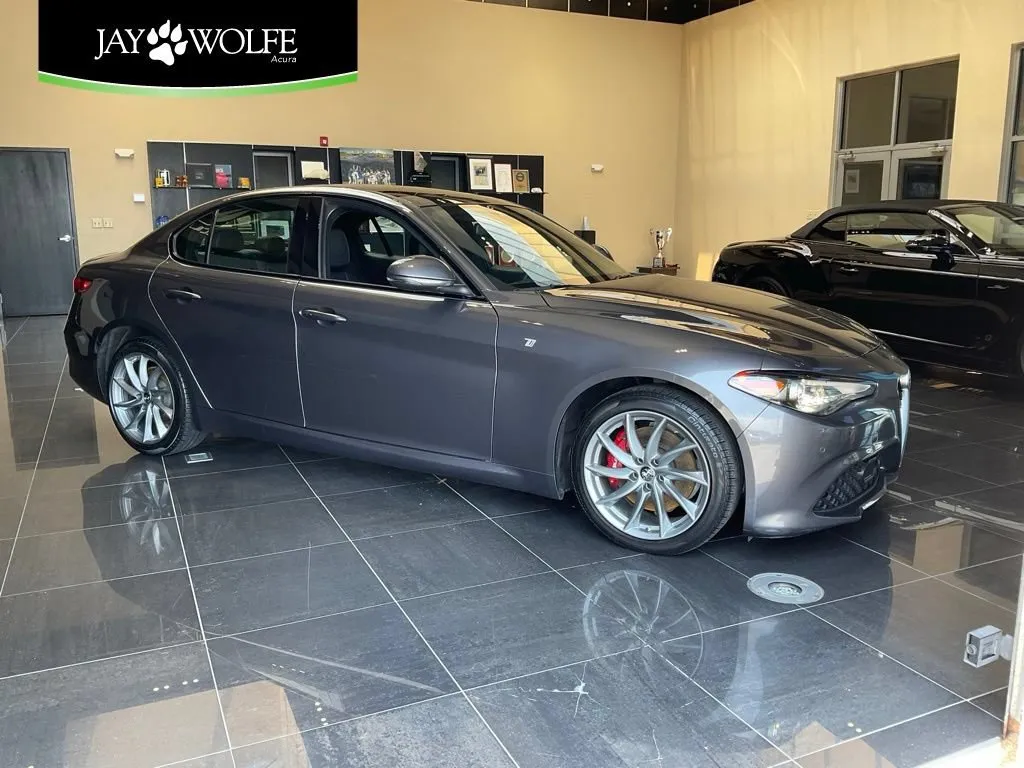 Used 2022 Alfa Romeo Giulia Ti with VIN ZARFANBN2N7662289 for sale in Kansas City