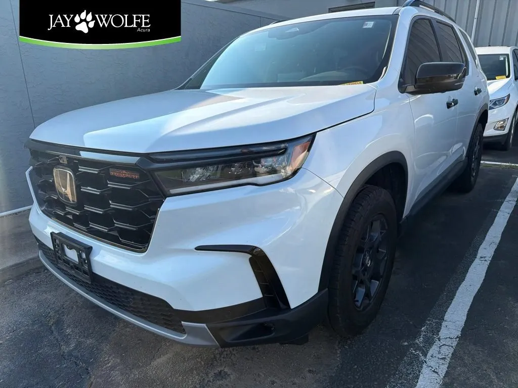 Used 2025 Honda Pilot TrailSport for sale in Kansas City, MO at