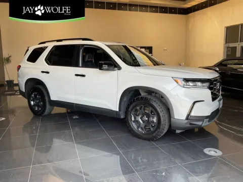White 2025 Honda Pilot TrailSport for sale in Kansas City, MO