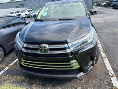 Photos of 2018 Toyota Highlander Limited for sale in Kansas City, MO at Jay Wolfe Acura
