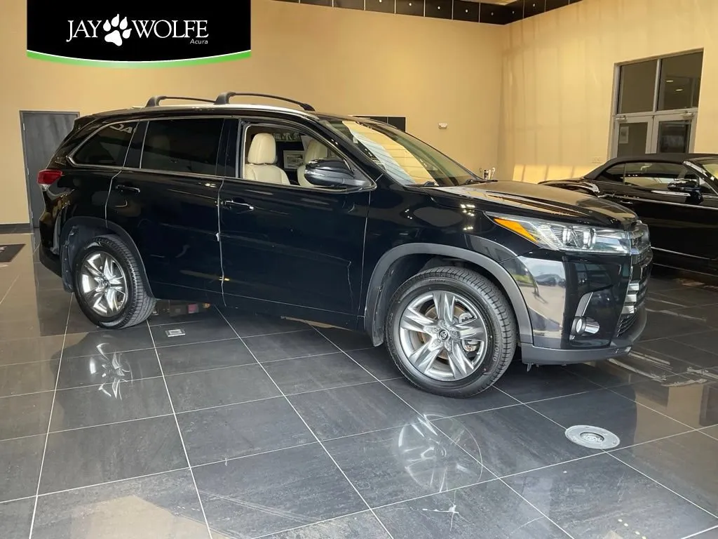 Black 2018 Toyota Highlander Limited for sale in Kansas City, MO