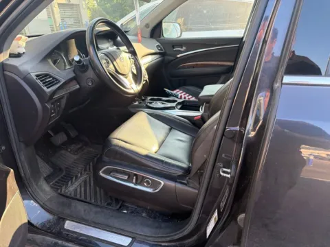 Photos of 2020 Acura MDX w/Technology Pkg for sale in Kansas City, MO at Jay Wolfe Acura