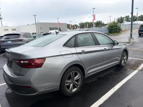 More photos of 2024 Volkswagen Jetta SE at Jay Wolfe Acura, MO