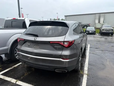 More photos of 2023 Acura MDX w/Technology Package at Jay Wolfe Acura, MO