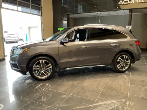 More photos of 2017 Acura MDX w/Advance Pkg at Jay Wolfe Acura, MO
