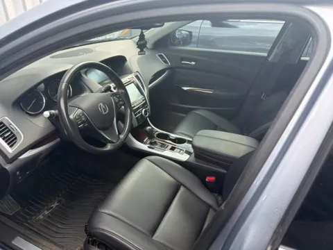 More photos of 2015 Acura TLX at Jay Wolfe Acura, MO