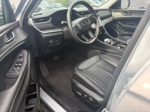 More photos of 2021 Jeep Grand Cherokee L Limited at Jay Wolfe Acura, MO