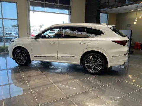 More photos of 2026 Acura MDX w/Advance Package at Jay Wolfe Acura, MO