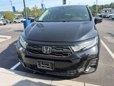 Photos of 2025 Honda Odyssey EX-L for sale in Kansas City, MO at Jay Wolfe Acura