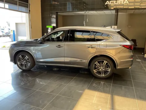 More photos of 2026 Acura MDX w/Advance Package at Jay Wolfe Acura, MO