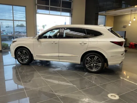 More photos of 2026 Acura MDX w/Advance Package at Jay Wolfe Acura, MO