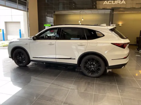 More photos of 2026 Acura MDX w/A-Spec Advance Package at Jay Wolfe Acura, MO
