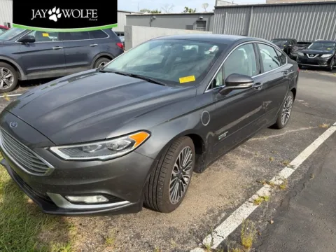 Gray 2017 Ford Fusion Energi SE for sale in Kansas City, MO