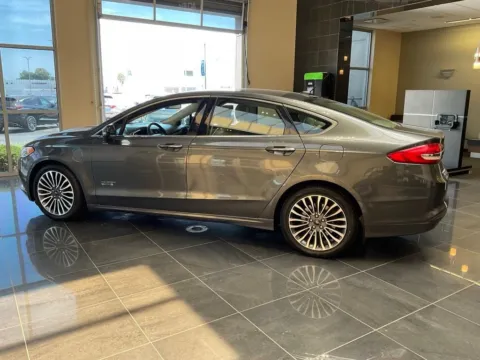 More photos of 2017 Ford Fusion Energi SE at Jay Wolfe Acura, MO