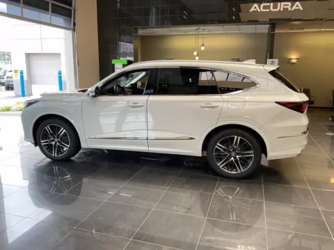 More photos of 2026 Acura MDX w/Advance Package at Jay Wolfe Acura, MO