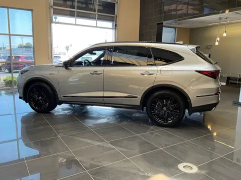 More photos of 2026 Acura MDX w/A-Spec Advance Package at Jay Wolfe Acura, MO