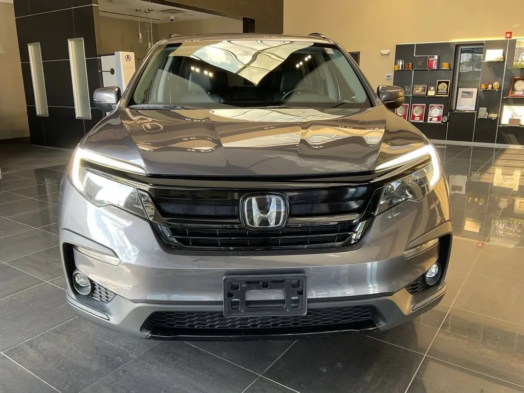 Used 2021 Honda Pilot SE with VIN 5FNYF6H26MB095424 for sale in Kansas City