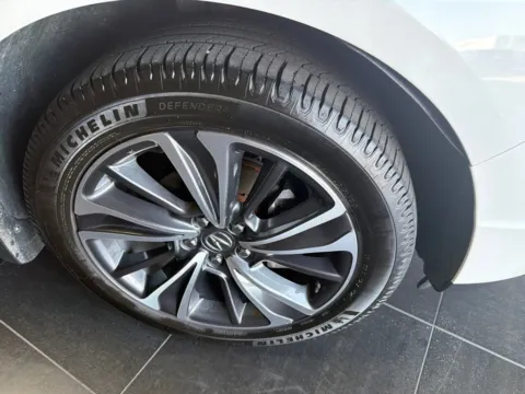 More photos of 2020 Acura MDX w/Technology Pkg at Jay Wolfe Acura, MO