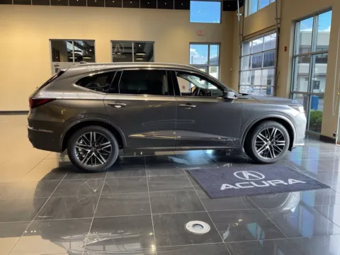 More photos of 2026 Acura MDX w/Advance Package at Jay Wolfe Acura, MO
