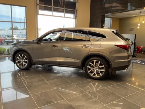 More photos of 2024 Acura MDX w/Technology Package at Jay Wolfe Acura, MO
