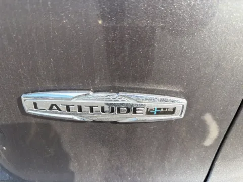 More photos of 2020 Jeep Cherokee Latitude Plus at Jay Wolfe Acura, MO