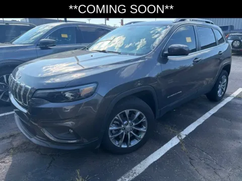Gray 2020 Jeep Cherokee Latitude Plus for sale in Kansas City, MO