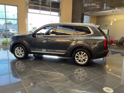 More photos of 2022 Kia Telluride S at Jay Wolfe Acura, MO