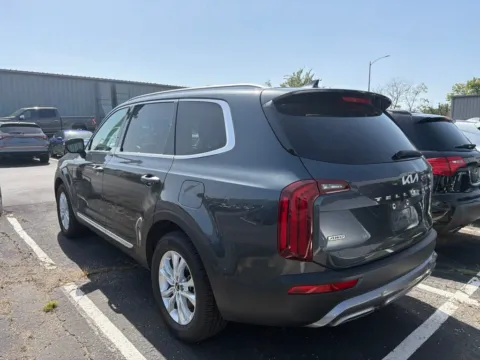 More photos of 2022 Kia Telluride S at Jay Wolfe Acura, MO