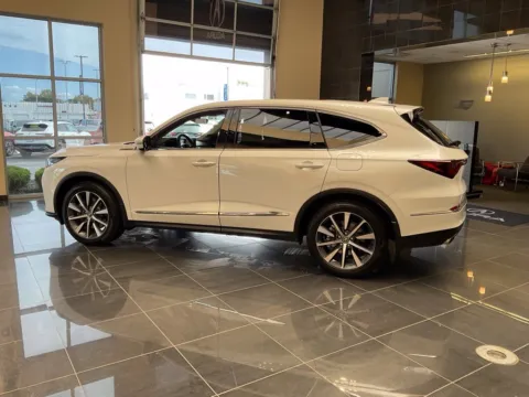 More photos of 2025 Acura MDX w/Technology Package at Jay Wolfe Acura, MO
